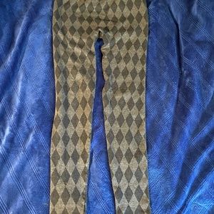L/XL Black and gray diamond leggings